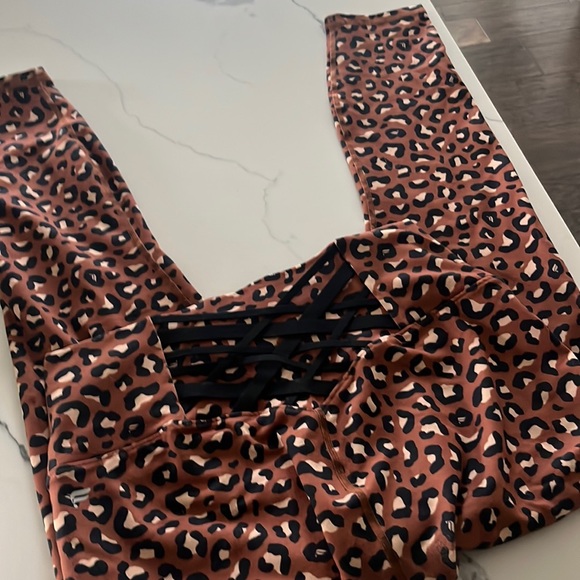 Fabletics - Leopard 7/8 Leggings (M) POWERHOLD - Picture 1 of 4